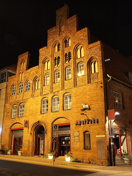 File:Lions Pharmacy at Luebeck.jpg