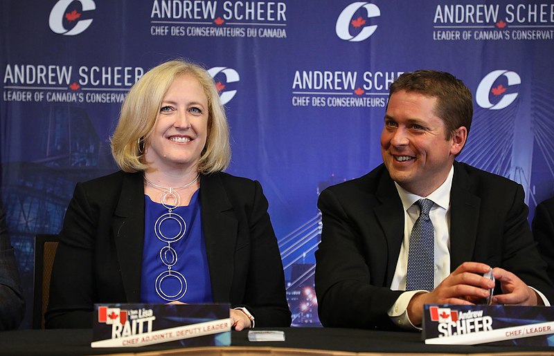 File:Lisa Raitt with Andrew Scheer - 2017 (36917974502).jpg