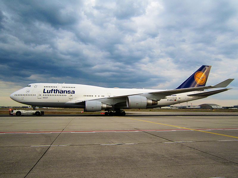 File:Lufthansa, Boeing 747-430, D-ABVZ (14338421110).jpg