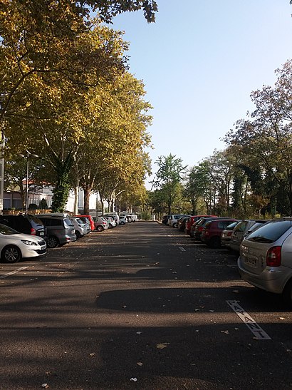 Comment aller à Place Abbé Larue en transport en commun - A propos de cet endroit