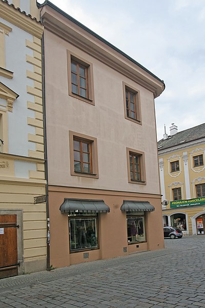 File:Městský dům, Pernštýnská 34, Pardubice.JPG