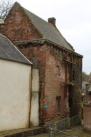 <span class="mw-page-title-main">Mauchline Castle</span>