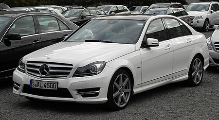 ไฟล์:Mercedes-Benz_C_350_BlueEFFICIENCY_Avantgarde_Sport-Paket_AMG_(W_204,_Facelift)_–_Frontansicht,_29._Oktober_2011,_Düsseldorf.jpg