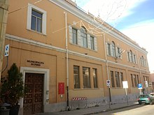 Il palazzo della Municipalità di via Riva Villasanta.