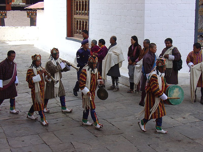 File:Musicians coming to Festival Punakha (2420971694).jpg