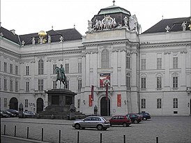 Edificio de la biblioteca en el Palacio de Hofburg