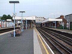 Neasden station kijk naar het westen, kijk naar het oosten.JPG