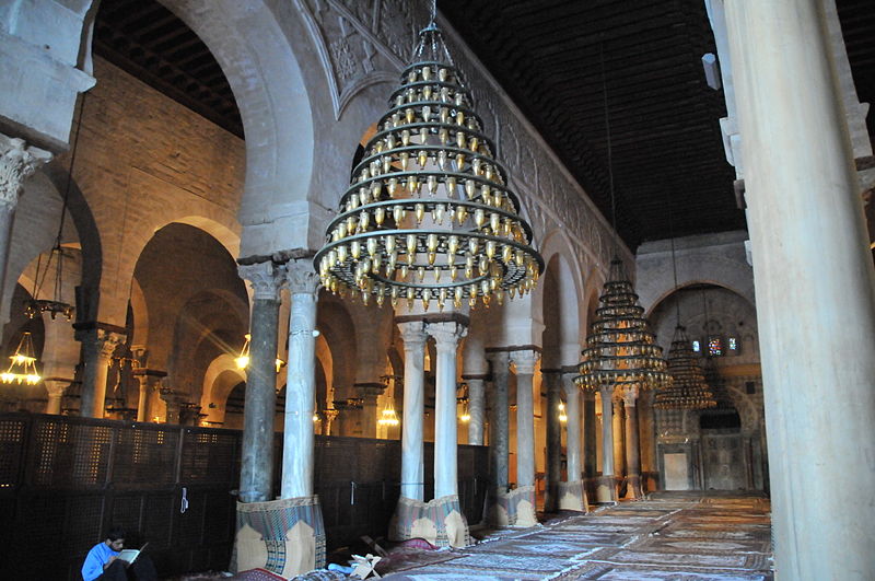 File:Nef centrale de la salle de prière, Grande Mosquée de Kairouan.jpg