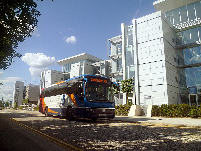 File:Network Rail HQ and Stagecoach X5.jpg