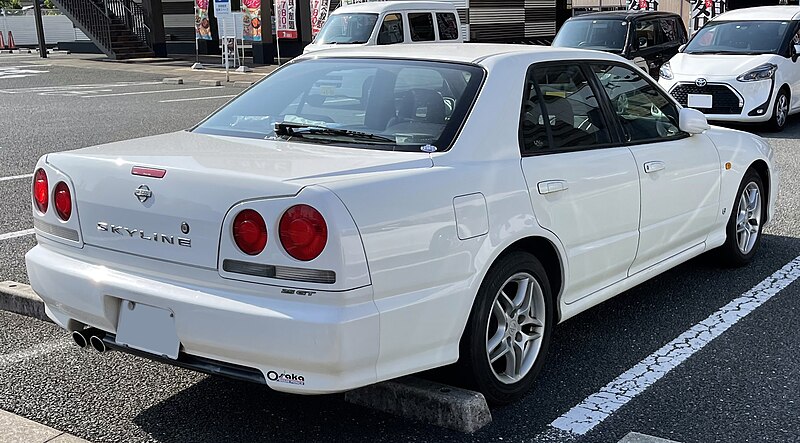 File:Nissan SKYLINE SEDAN 25GT (GF-ER34) rear (cropped).jpg