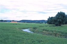 Altmühl oberhalb von Leutershausen, Blick zur Frankenhöhe