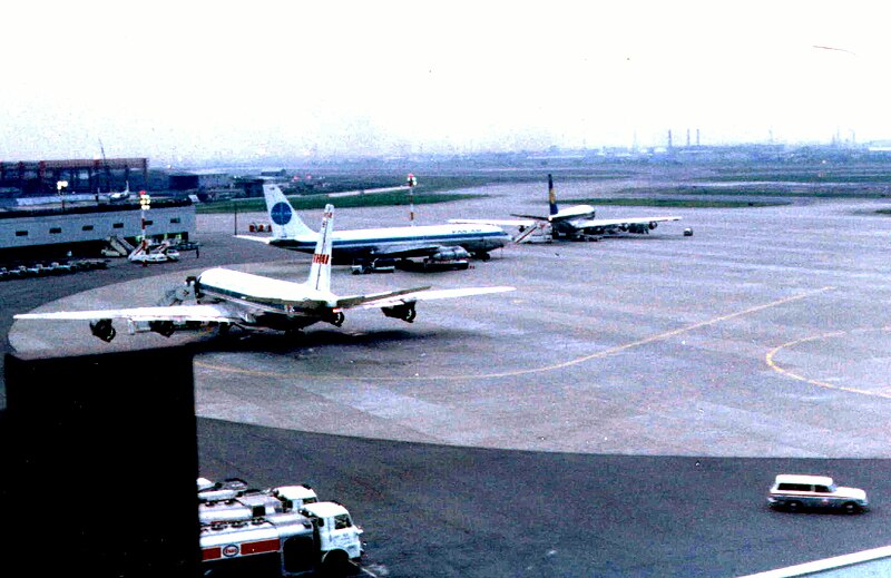 File:Osaka International Airport 1971.JPG