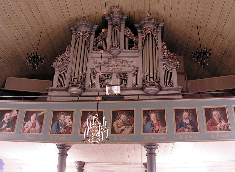 File:Ostra Ryd Organ.jpg