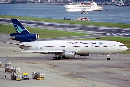 PK-GIE Garuda Indonesia McDonnell Douglas DC-10-30 at Hong Kong Kai Tak Airport in July 1993.jpg