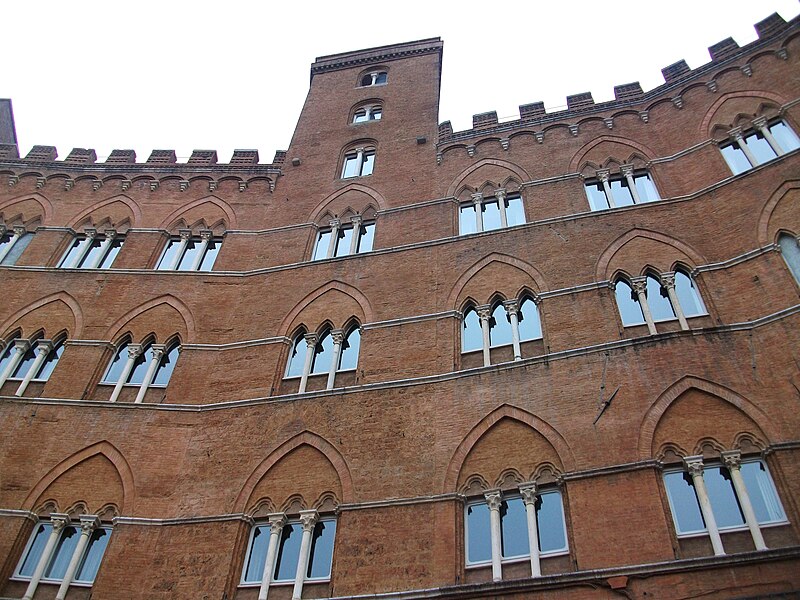 File:Palau Sansedoni de Siena.JPG