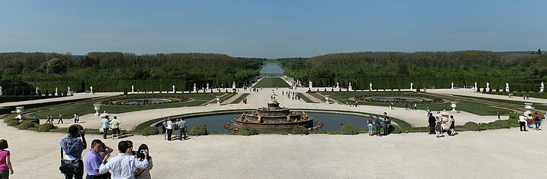 File:Parc de Versailles, parterre de Latone, vue générale.jpg