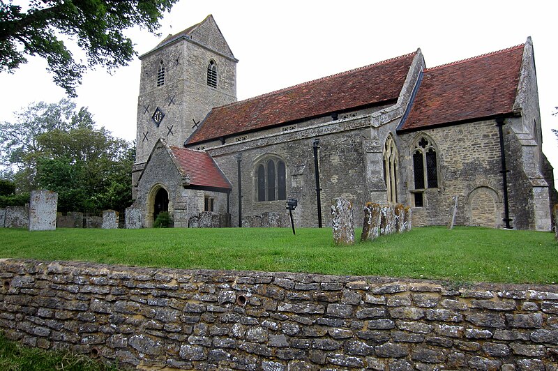 File:Parish Church (geograph 2980002).jpg