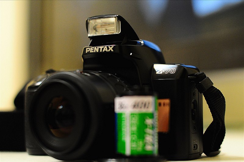 File:Pentax Z-70.jpg