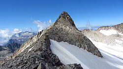 View of the southeast end of Cresta Maldito from Coronas Peak Pic del Mig.JPG