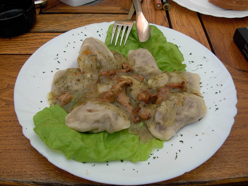 File:Pierogi 07-02.JPG