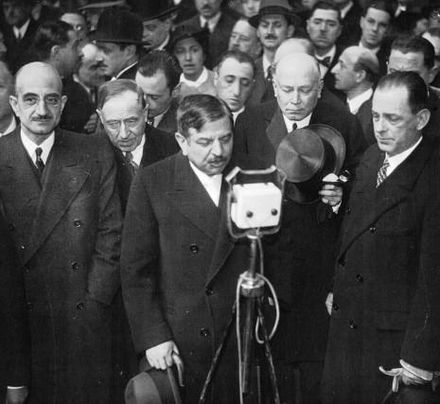 Pierre Laval, ministre des Affaires étrangères, à son retour de Moscou en 1935.