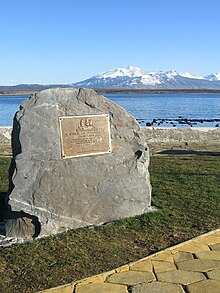 Placa recordatoria a Juan Ladrillero.