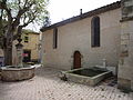 Place de l'église du Castellet, avec fontaine 1861 et lavoir