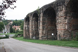 The Aqueduc du Gier crosses the Yzeron valley