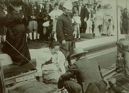 ไฟล์:Queen Saovabha Phongsri opening of the railway line.jpg