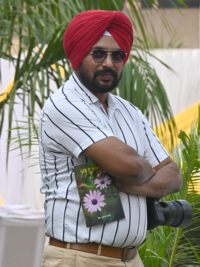 Ravinder Ravi.png