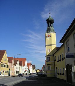 Rennertshofen mit Rathausturm