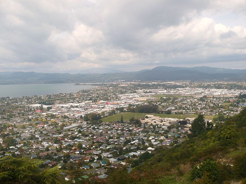 File:Rotorua looking south from Mt Ngongotaha.JPG