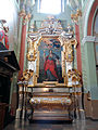 Ołtarz i obraz św. Barbary w nawie bocznej