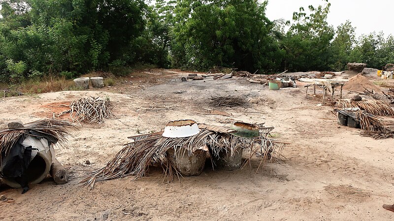 File:Salt making material stored.jpg