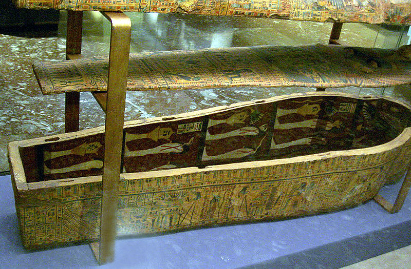 File:Sarcófago de Isisemajbit (M.A.N. 18257) 01b.jpg