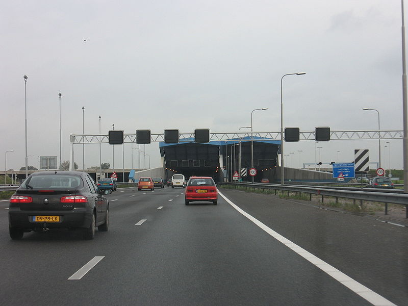 File:Schipholtunnel-auto.jpg