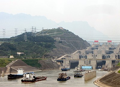 Китайская дамба. Три ущелья ГЭС Янцзы. Плотина на Янцзы. Санься ГЭС Китай. Китайская плотина три ущелья.