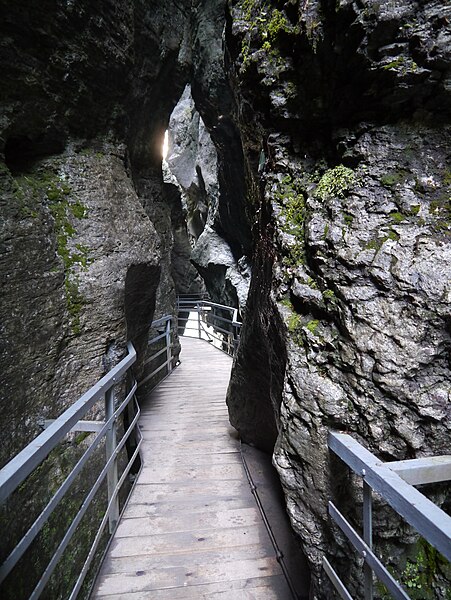 File:Schweiz Aareschlucht 75.JPG