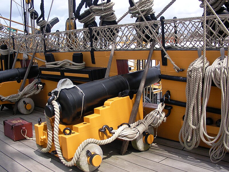 File:Short 12 pounder in the HMS Victory's Quarterdeck 2.JPG