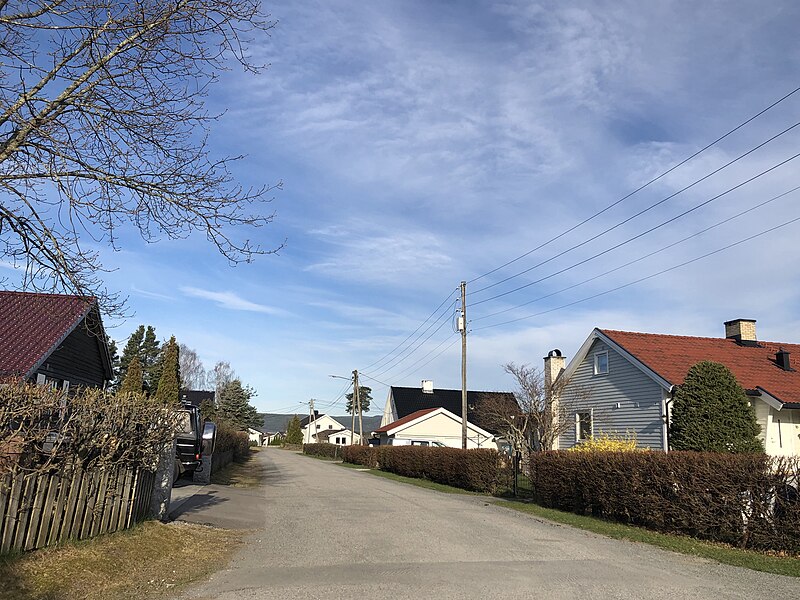 File:Slettveien, Ringerike (2).jpg