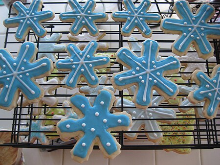 Snowflake Christmas sugar cookies (2), December 2008.jpg