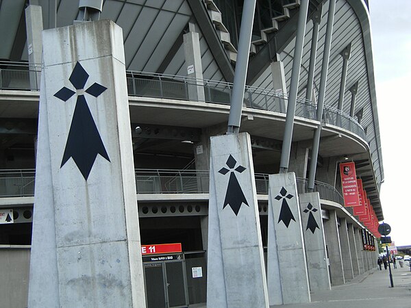 The Hermine symbols outside the Roazhon Park