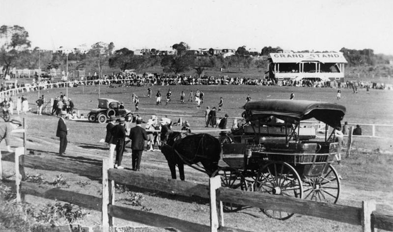 File:StateLibQld 1 102793 Australian Rules game at Memorial Park, Wynnum, ca. 1928.jpg