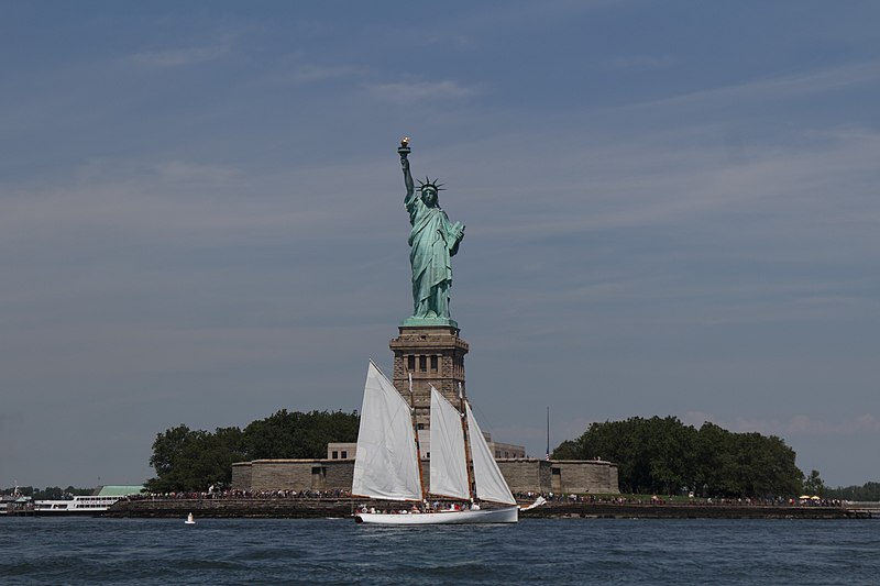 File:Statue of Liberty with Sailboat.jpg