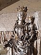 Statue reliquaire du voile de la Vierge XVe argent repoussé sur bois.