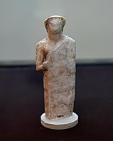 Statuette of a Sumerian female worshiper from Diyala Region, Iraq, face dwindled