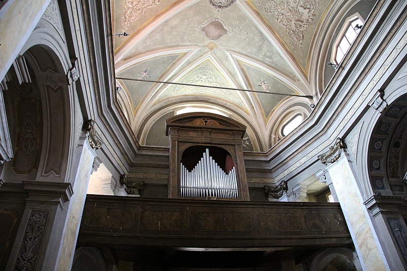 File:Stresa, isola Bella, chiesa di San Vittore (18).jpg