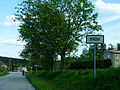 Čeština: Cedule označující začátek obce ve vsi Střížov (součást Chotěboře), okres Havlíčkův Brod, kraj Vysočina. English: Municipal border sign of in the village of Střížov, Havlíčkův Brod District, Vysočina Region, Czech Republic.