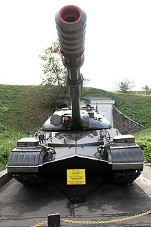 Т-10М в экспозиции Национального музея «Музей истории Украины во Второй мировой войне» на правом берегу Днепра, г. Киев, Украина