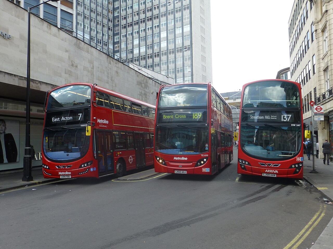 File:TFL bus route 7, 189 and 137 on John Prince's Street ...